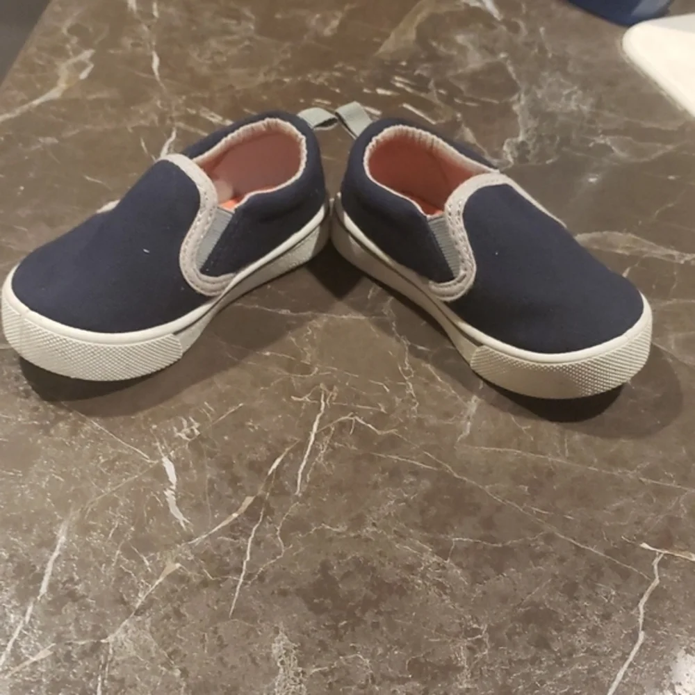 Osh Kosh boys shoes‎